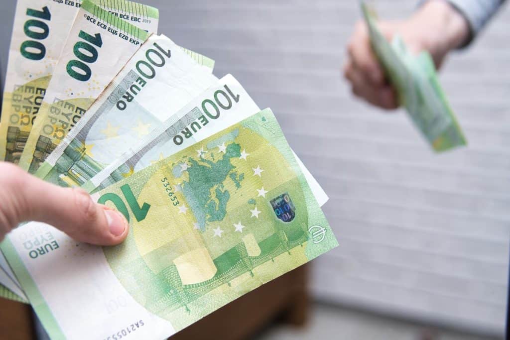 Što je to peer-to-peer lending i zašto raste u popularnosti Što je to peer-to-peer lending i zašto raste u popularnosti