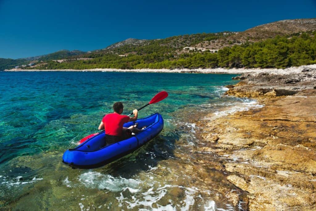 Ljetni vodič: Plaže i uvale koje čine Hvar posebnim